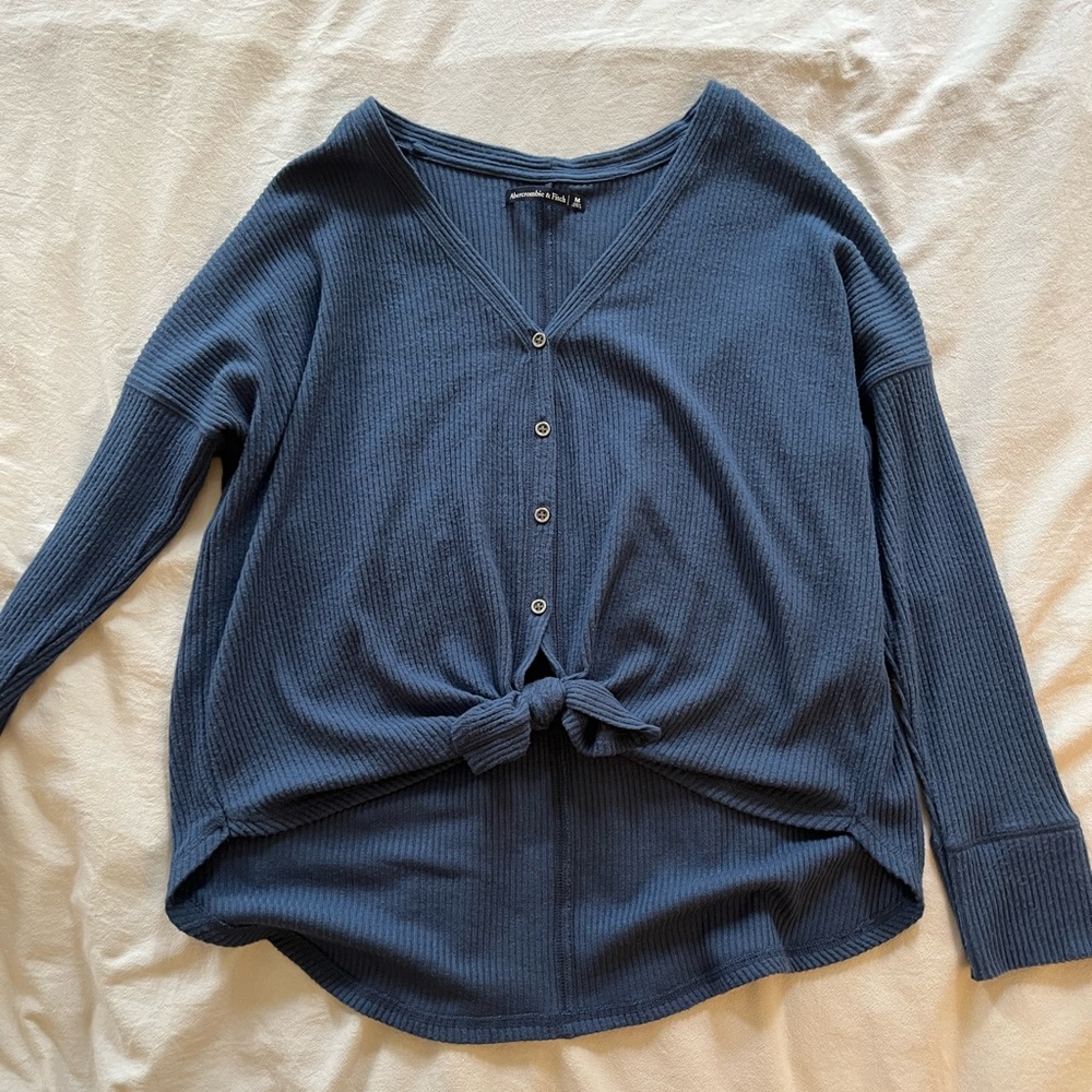 A&F blue sweater, size M